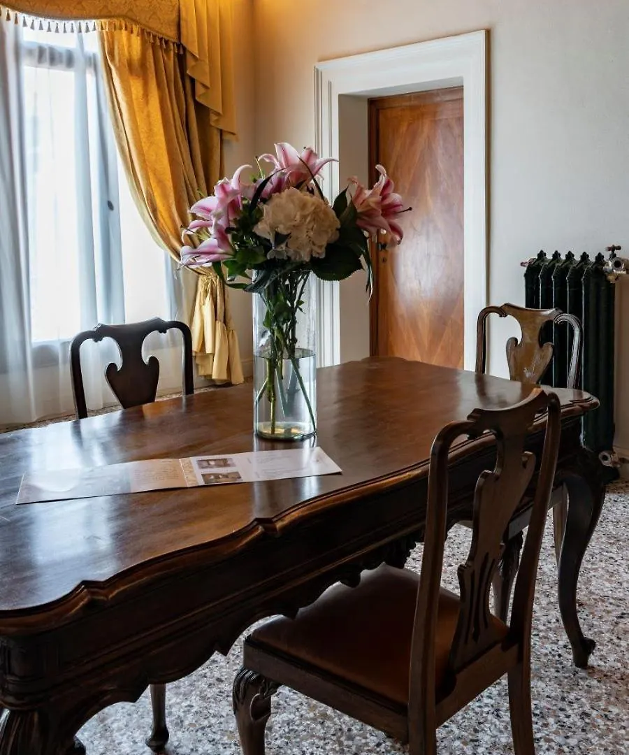 Palazzo Titti Rialto Suites Venecia