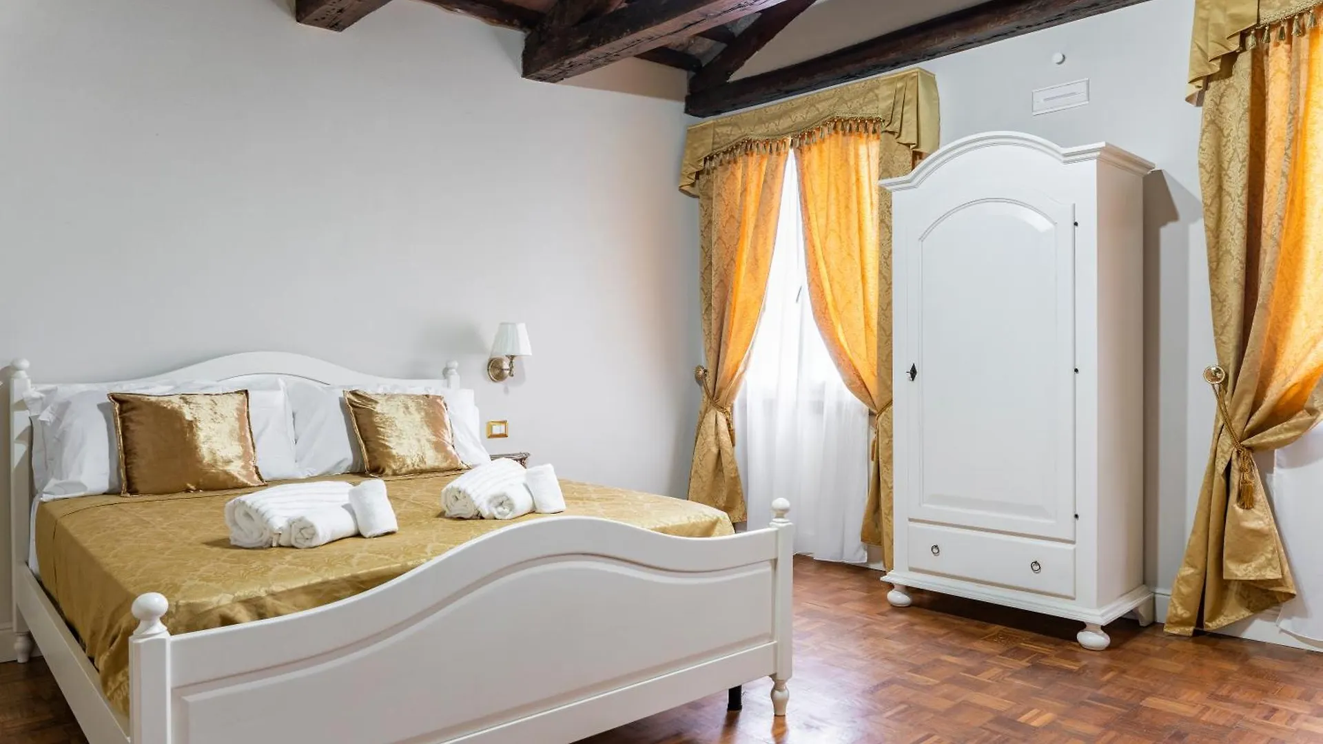 Pensión Palazzo Titti Rialto Suites Venecia Italia