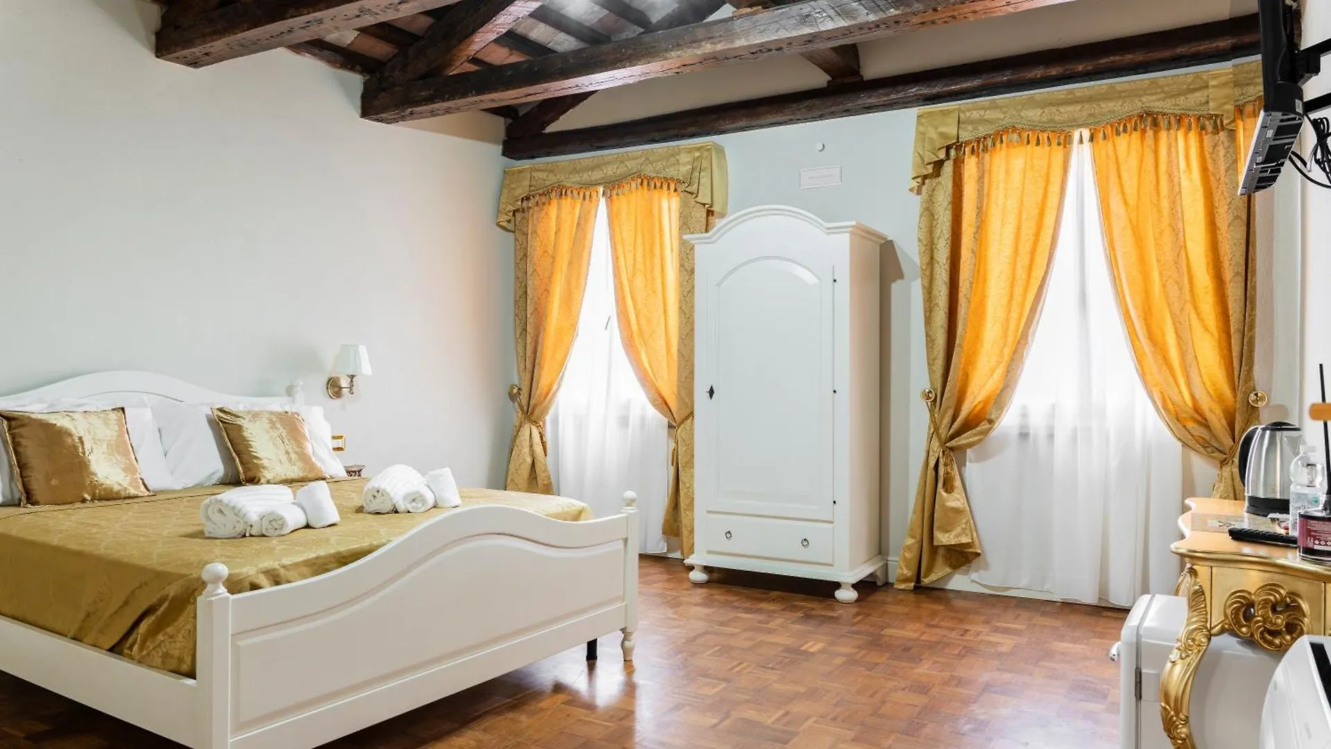 Palazzo Titti Rialto Suites Venecia Pensión
