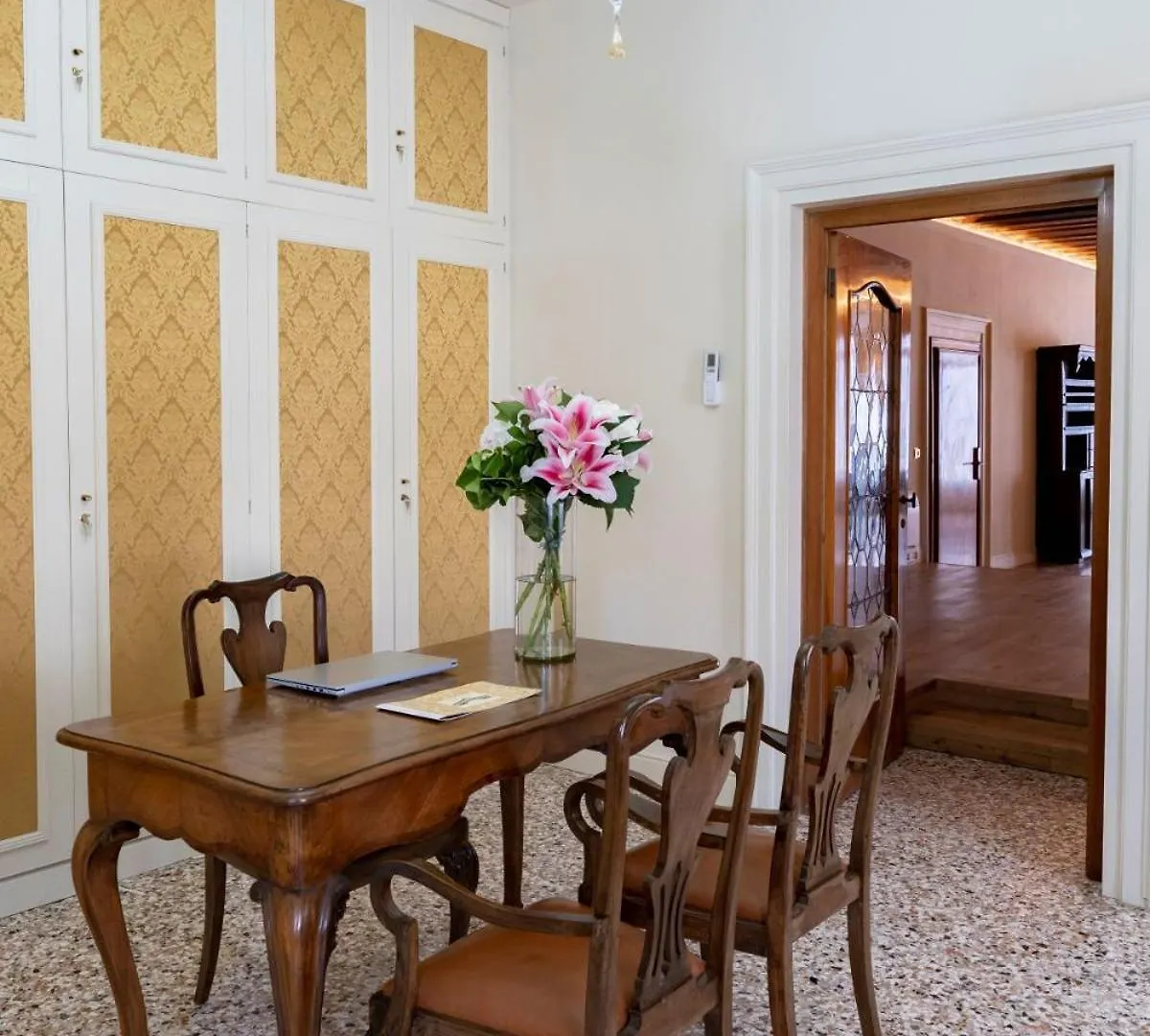 Pensión Palazzo Titti Rialto Suites Venecia