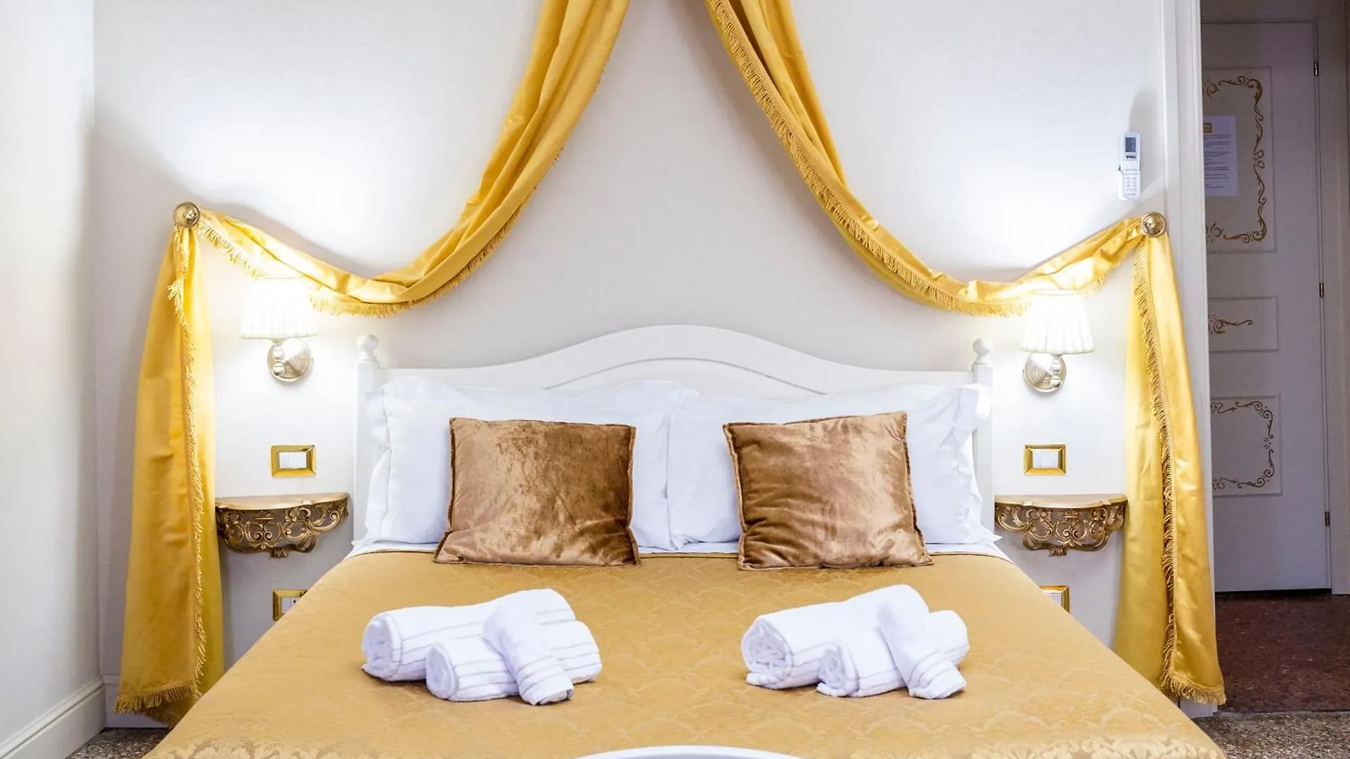 Palazzo Titti Rialto Suites Venecia Italia